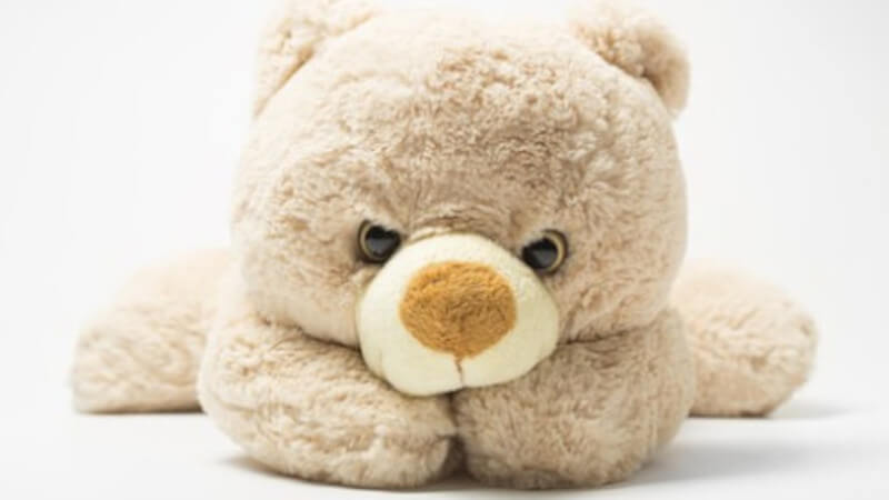 un jouet ours en peluche pour bébé