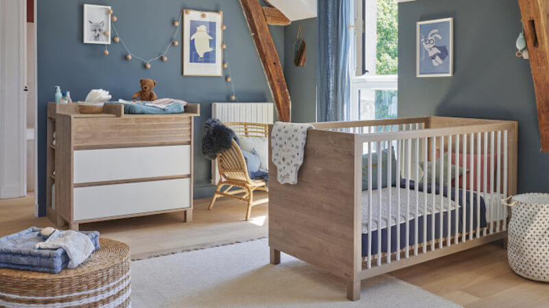 un lit et commode de chambre enfant galipette