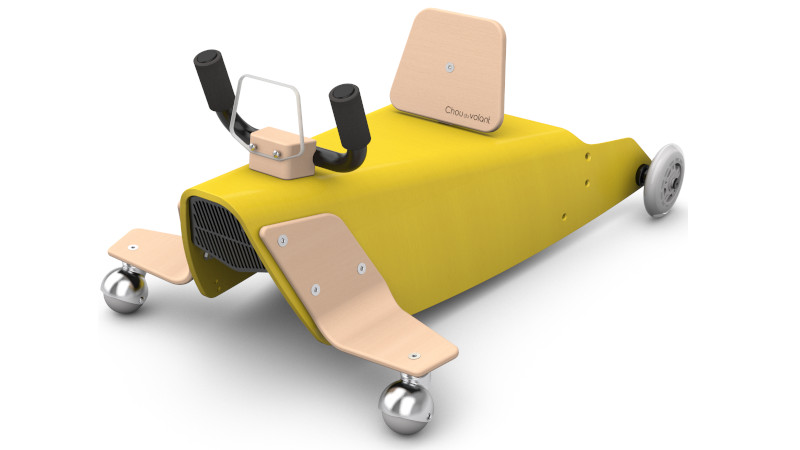 un porteur avion en bois pour bébé de couleur jaune