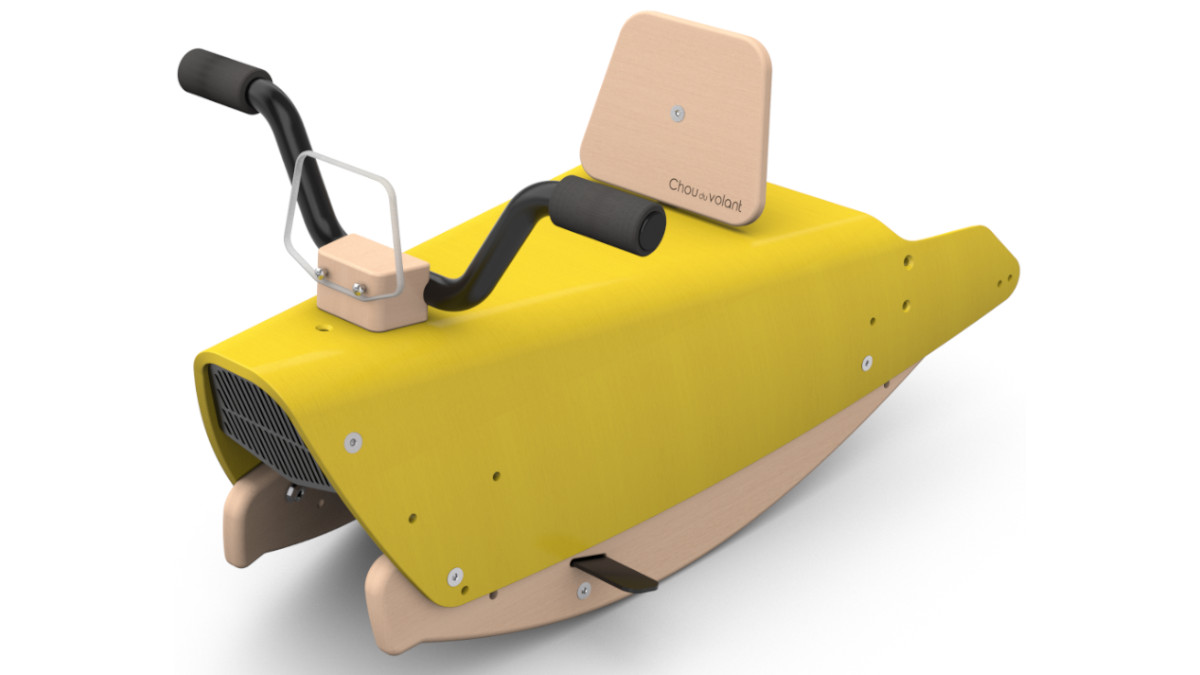 une moto a bascule en bois made in france de couleur jaune
